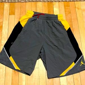 Jordan dri-fit size L